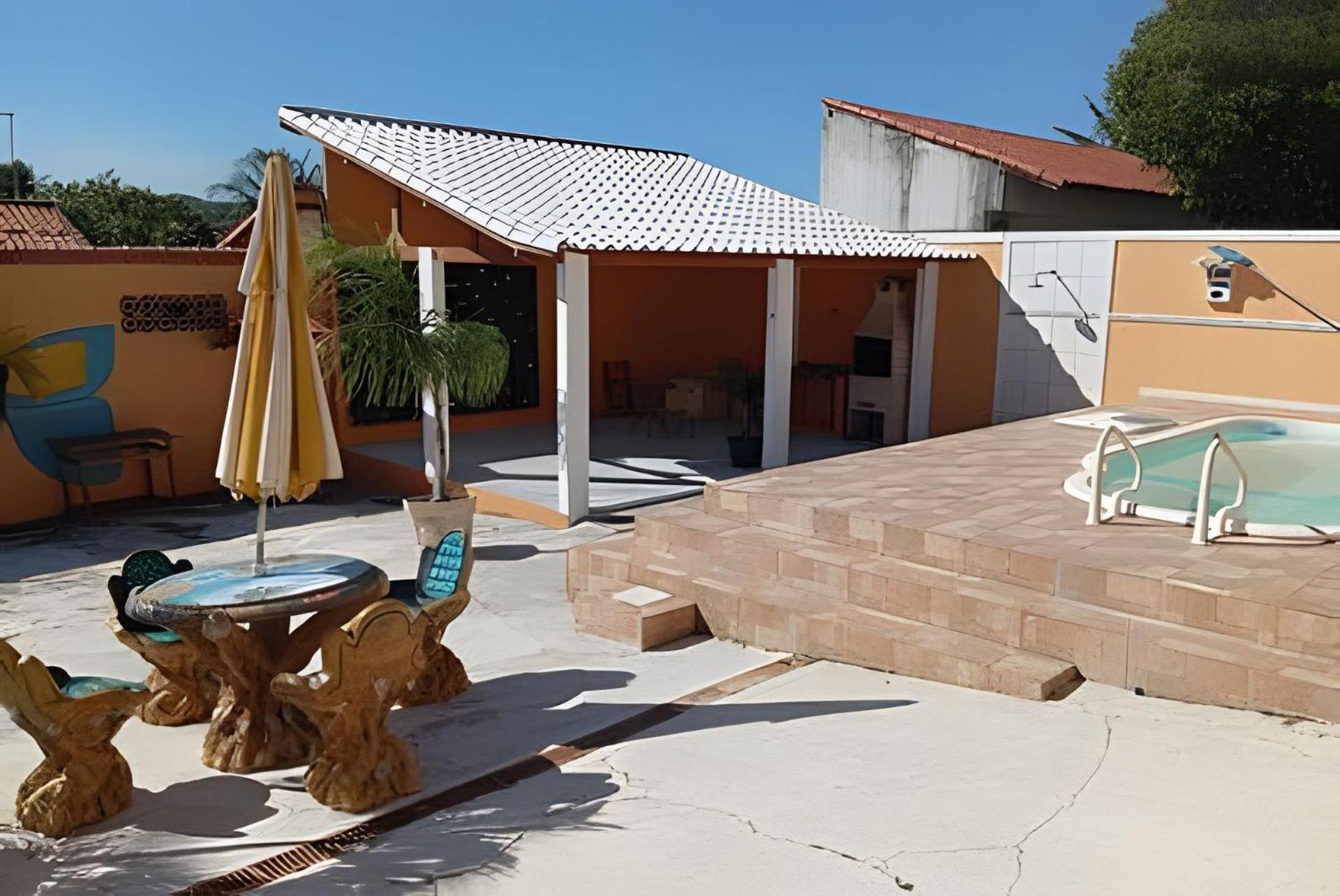 Casa Coral Em Saquarema
